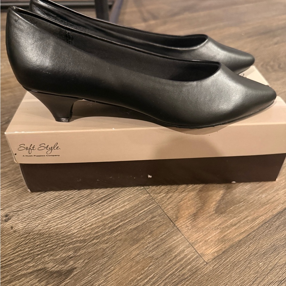 Soft Style Women's Classic Black Heels